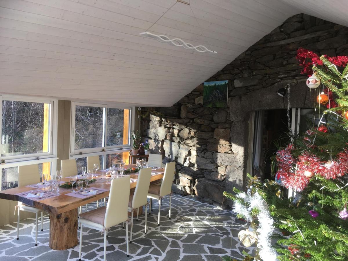 Chambres et table d'hôtes Le Lepadou-Bas Saint-Chely-d'Aubrac Exterior foto
