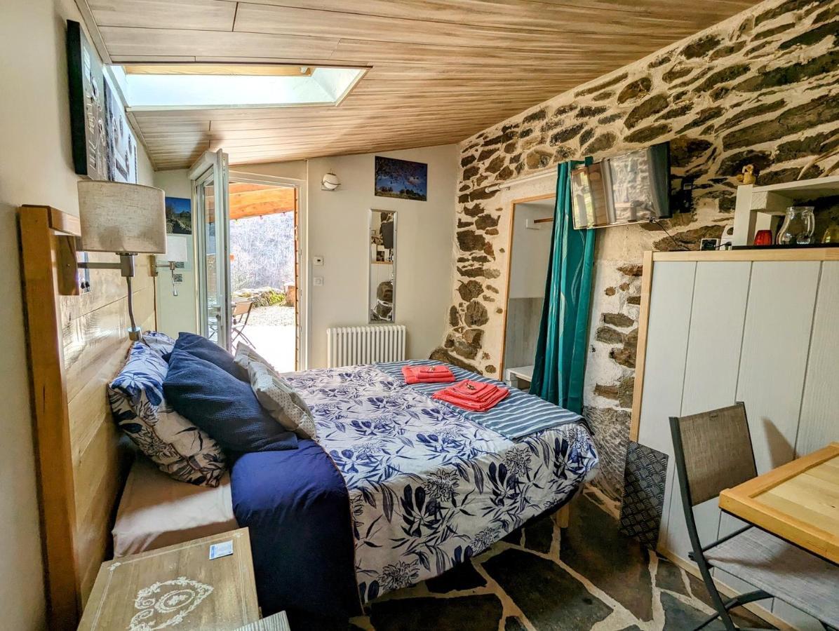 Chambres et table d'hôtes Le Lepadou-Bas Saint-Chely-d'Aubrac Exterior foto
